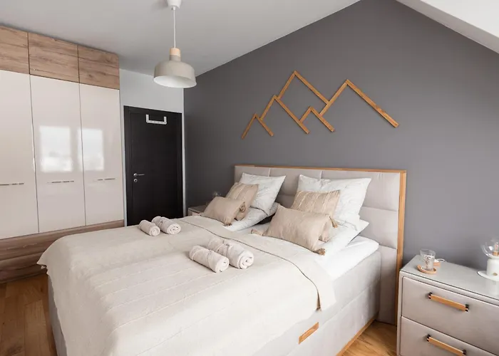 Glecer Kop, A14, Free Parking Garage *